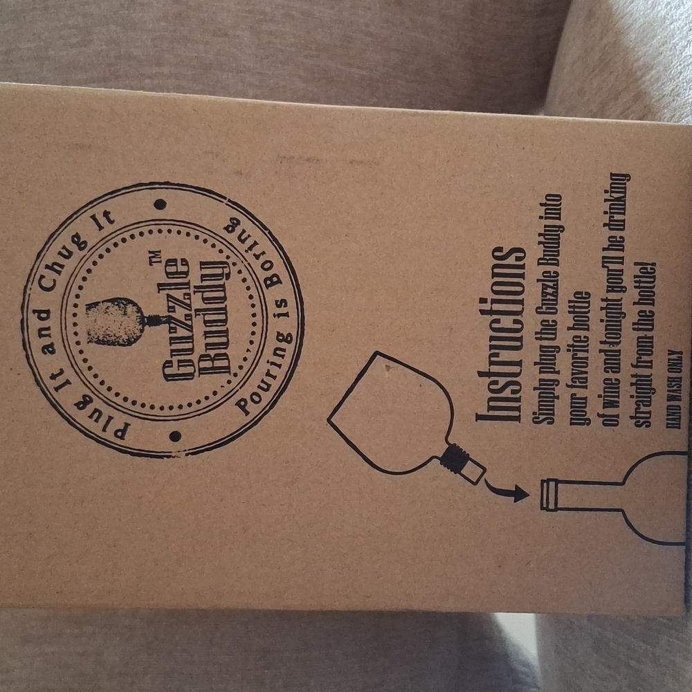NWT  Guzzle Buddy Wine Glass Attachment